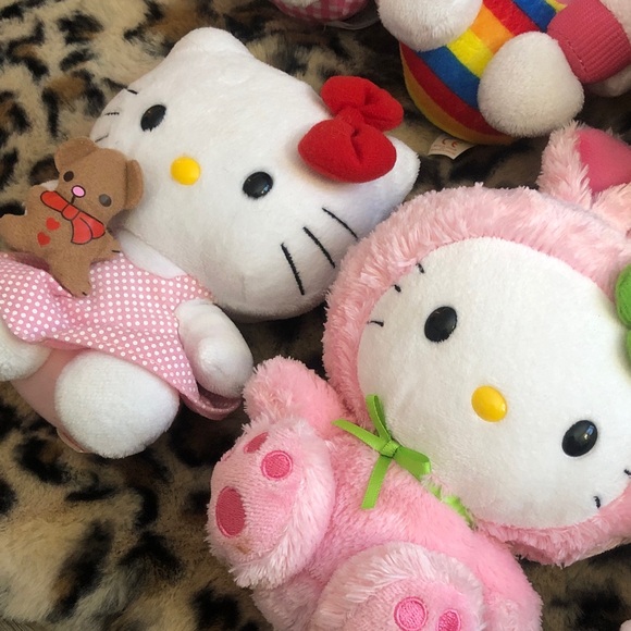 Hello Kitty Plush Collection - Picture 2 of 6